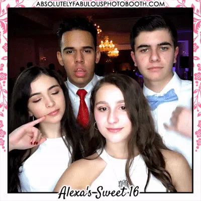 GIF booth boomerang example